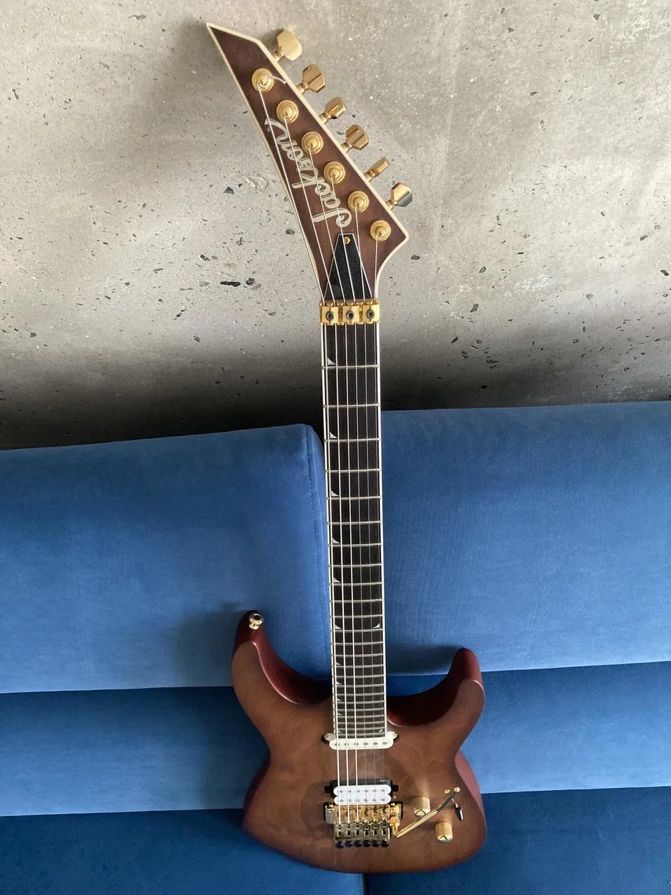 Jackson Concept Series Soloist SL Walnut HS