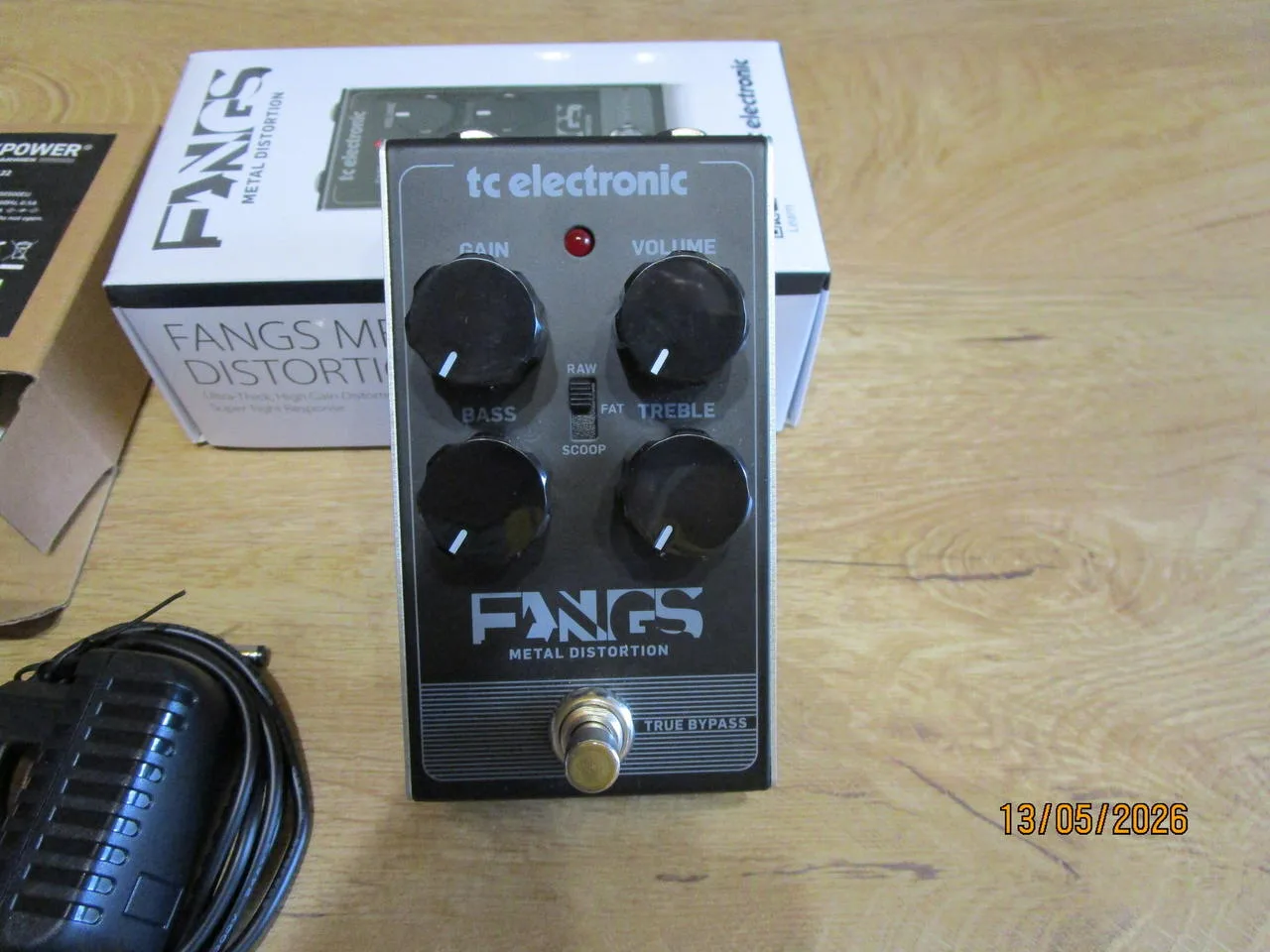 TC electronic Fangs Metal Distortion