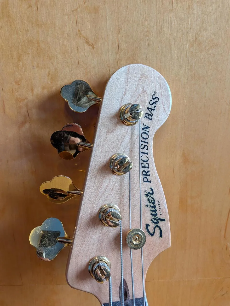 40th ANNIVERSARY squier Precision Bass