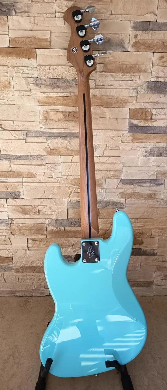 Harley Benton Deluxe Series MV-4JB DB + GigBag