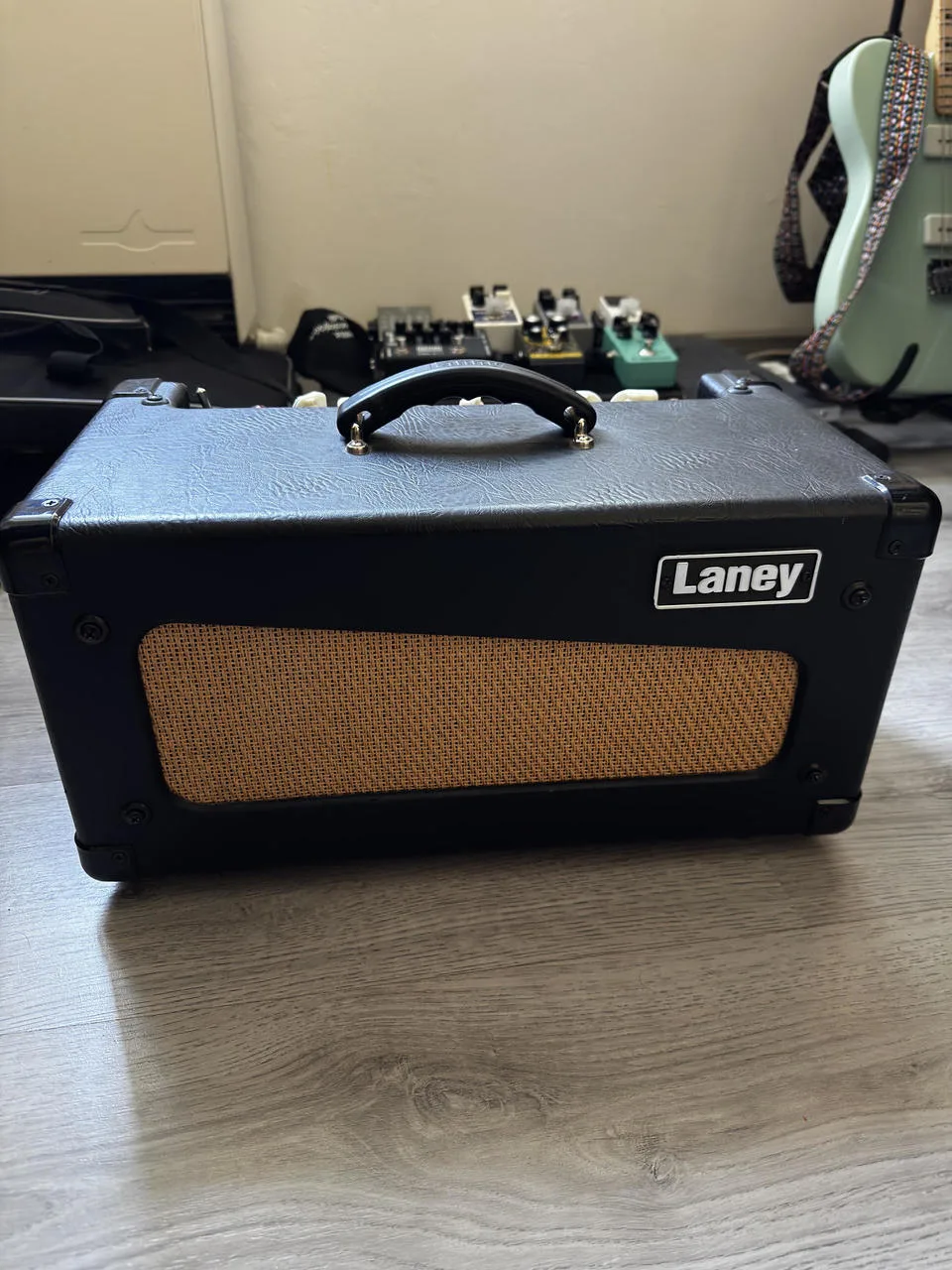 Laney Cub 15 Head celolampový zesilovač