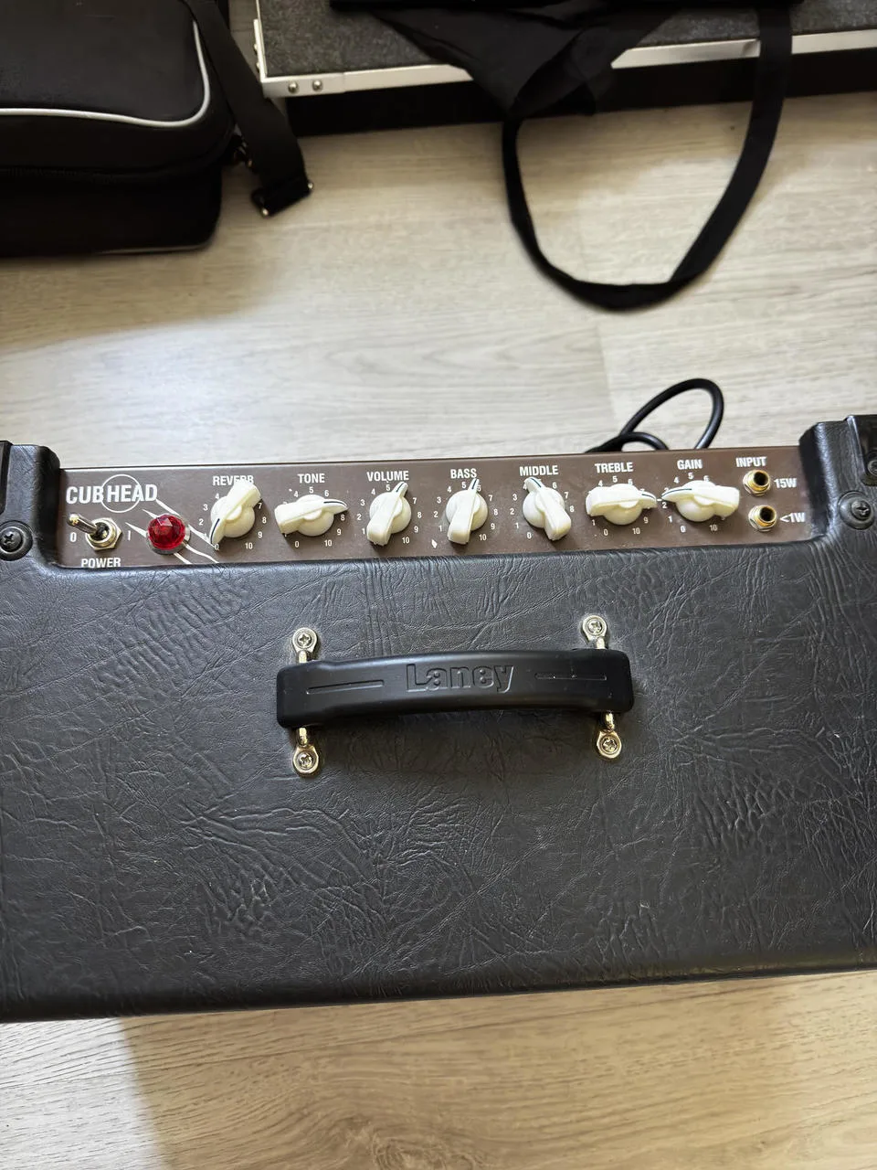 Laney Cub 15 Head celolampový zesilovač