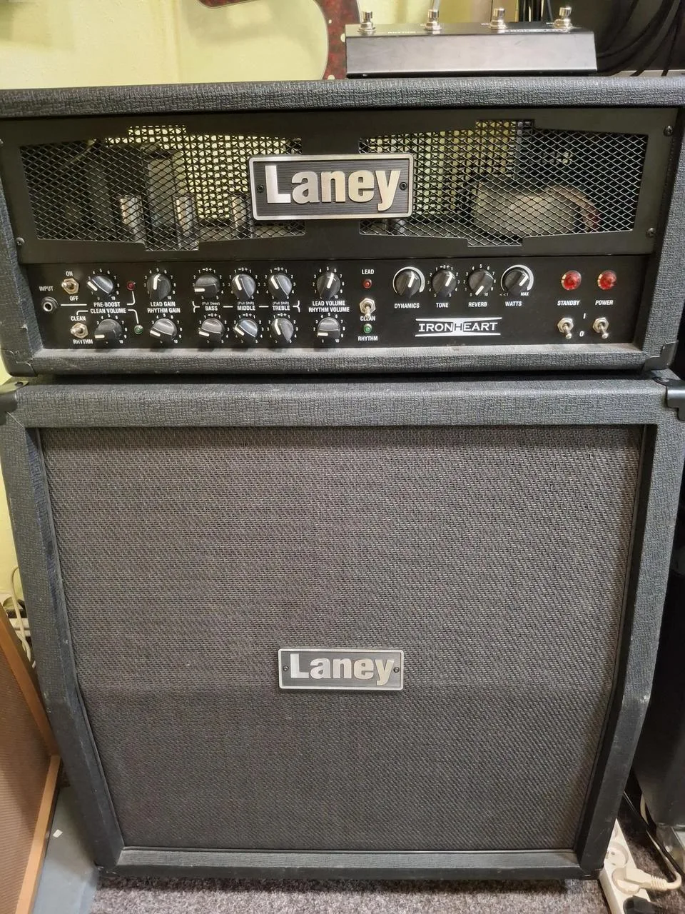 Laney IRT60H + box 4x12 IRT412A