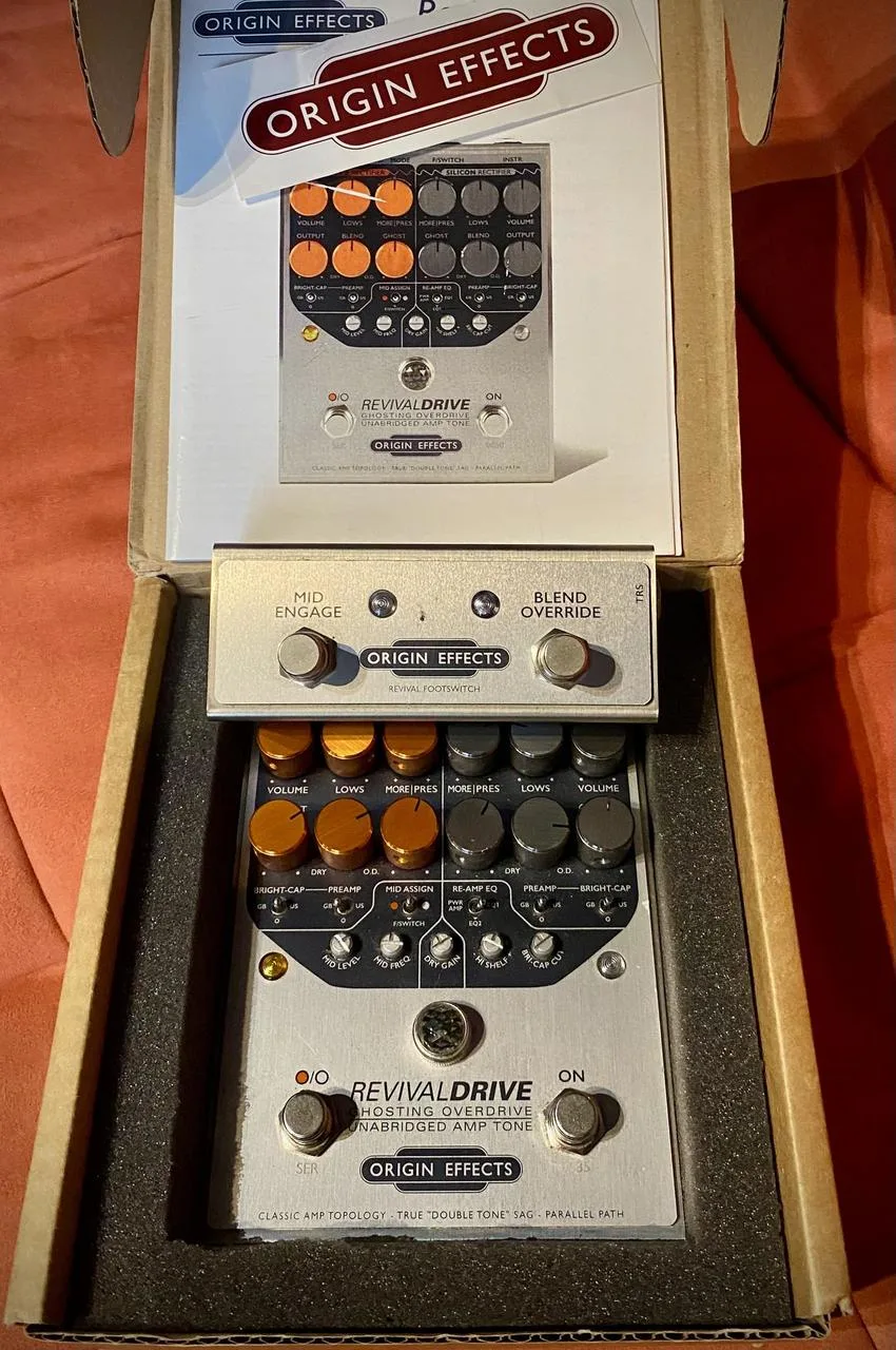 Origin Effects Revivaldrive Custom + footswitch