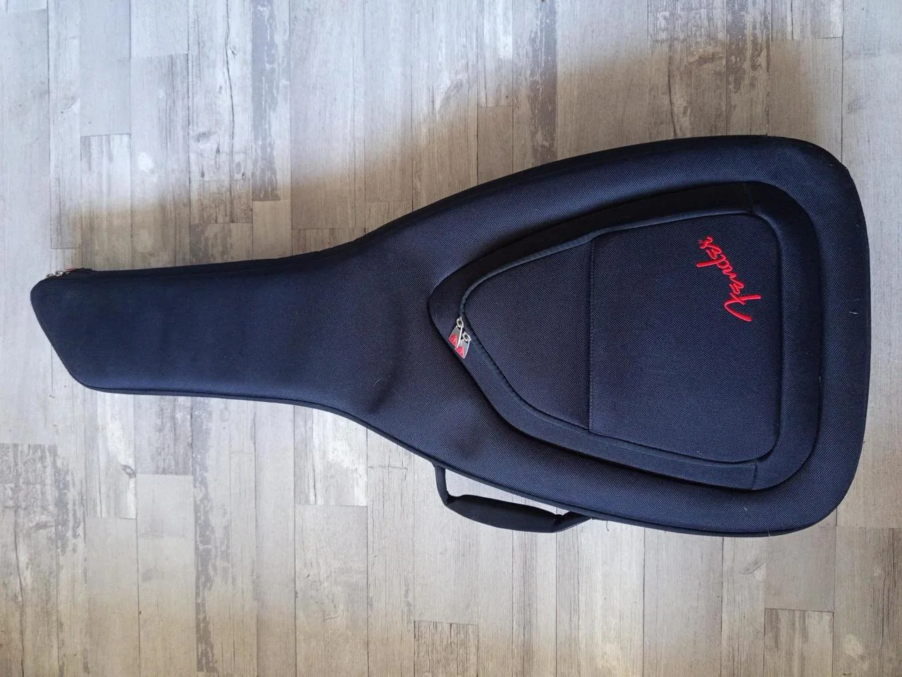 Fender FE1225 Gig bag na elektrickou kytaru