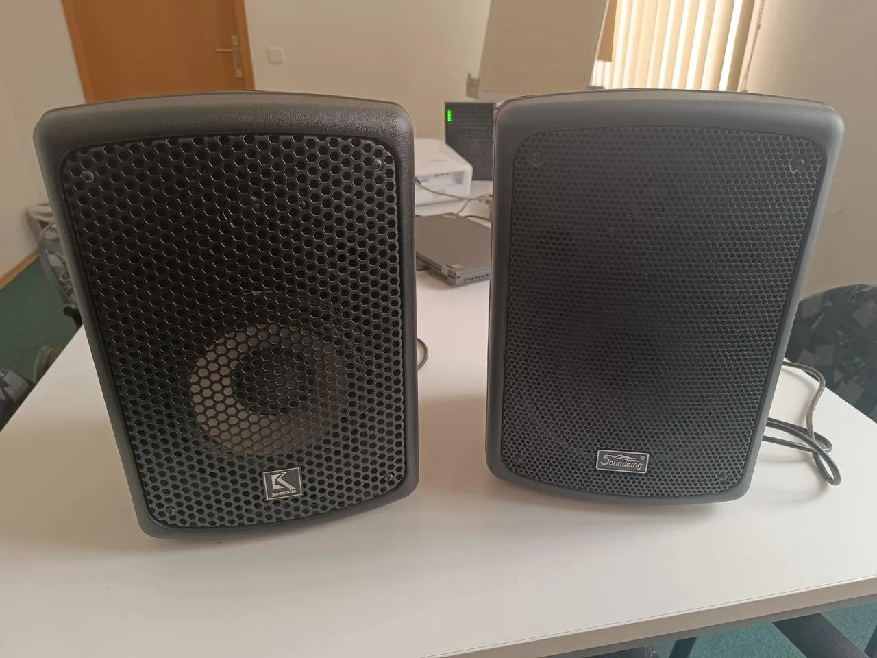 Aktivní 8" reproboxy