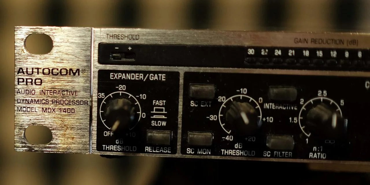BEHRINGER Autocom Pro MDX 1400