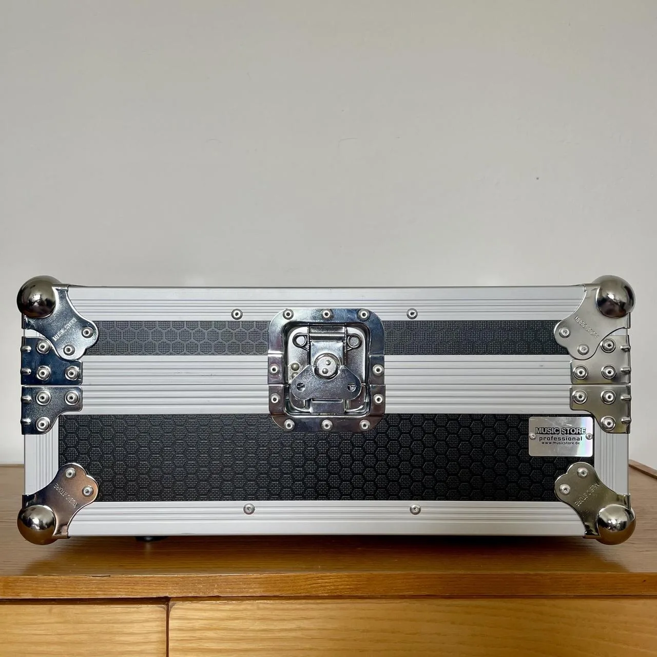 MUSIC STORE Universal Flight Case I (Black)