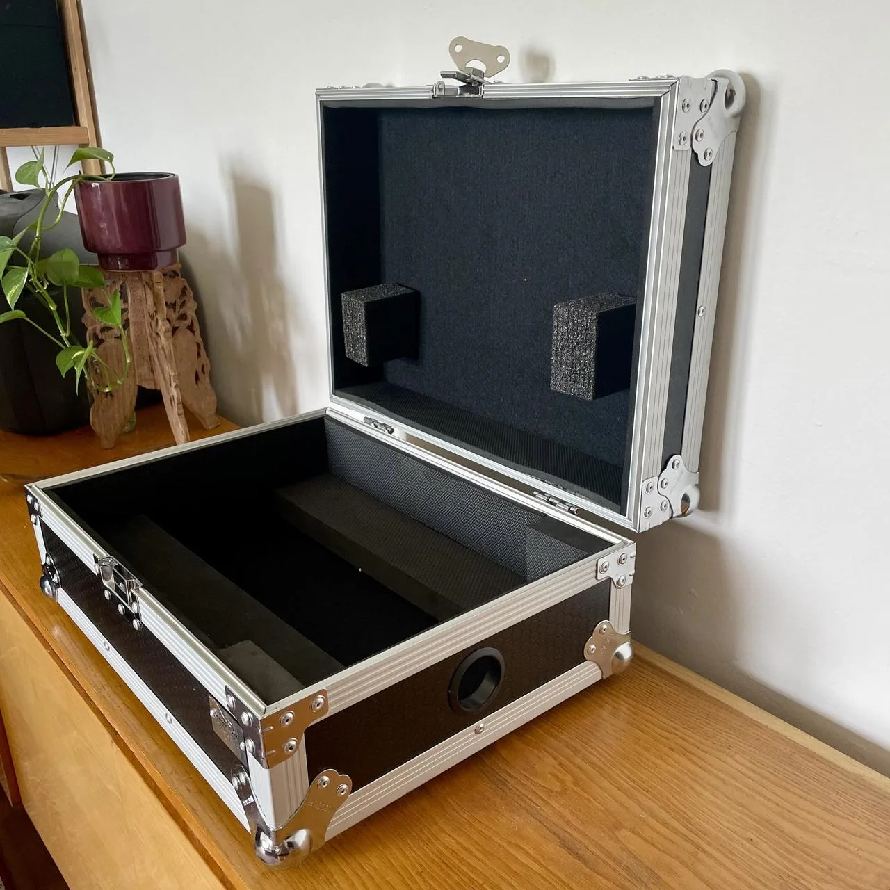 MUSIC STORE Universal Flight Case I (Black)