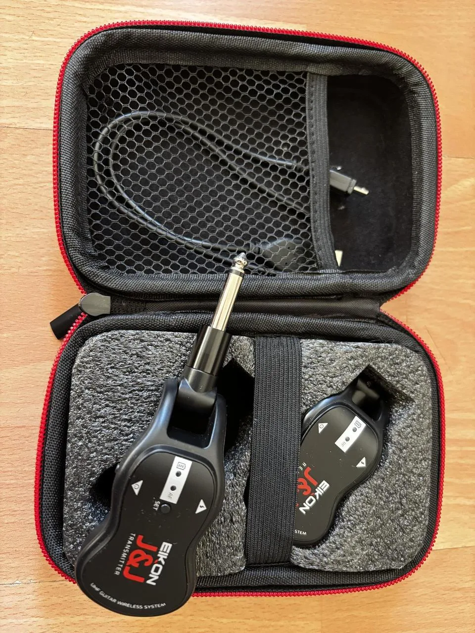 Bezdrátový set pro kytaru EIKON J&J UHF – jako nový