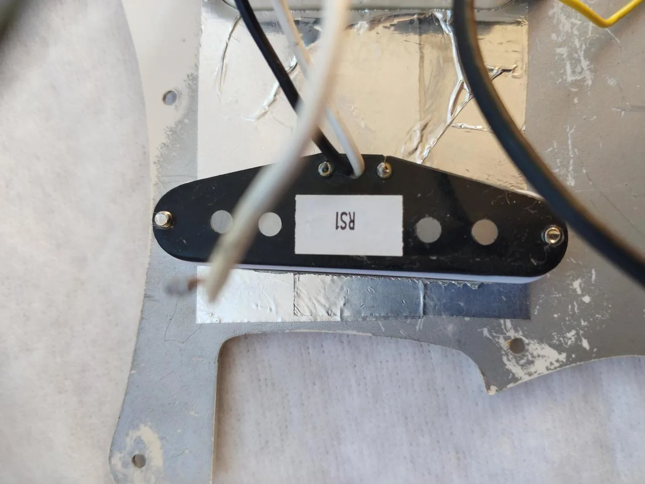 Kytarový snimač 2x Fender 1x R.M. pickups