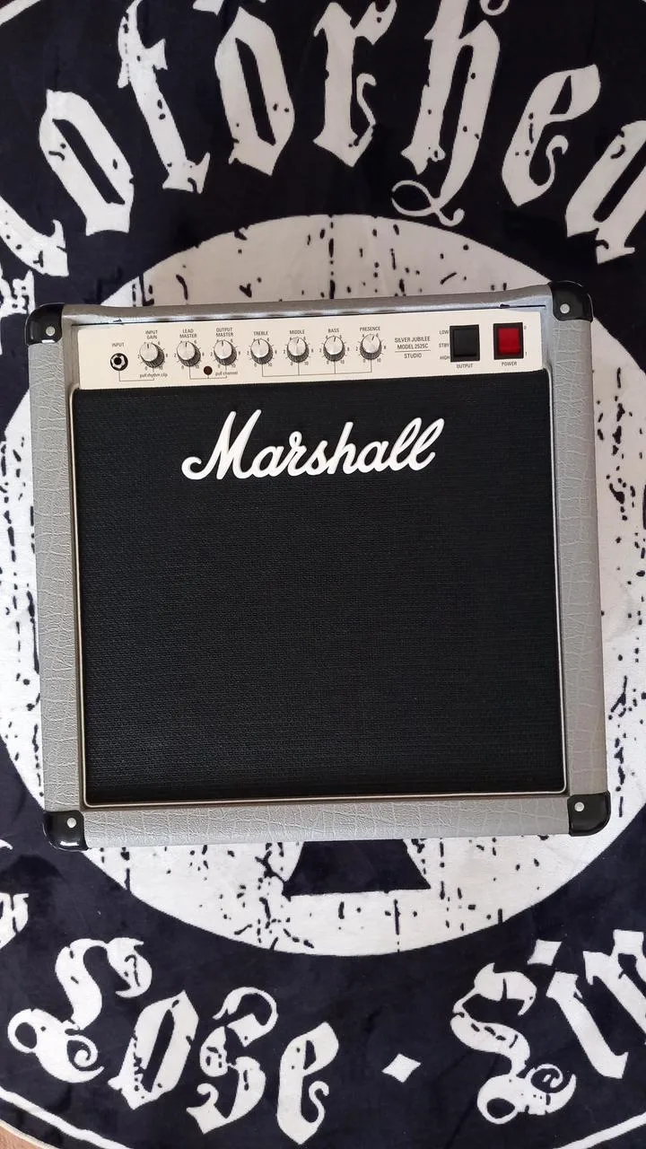 Marshall 2525C Silver Jubilee