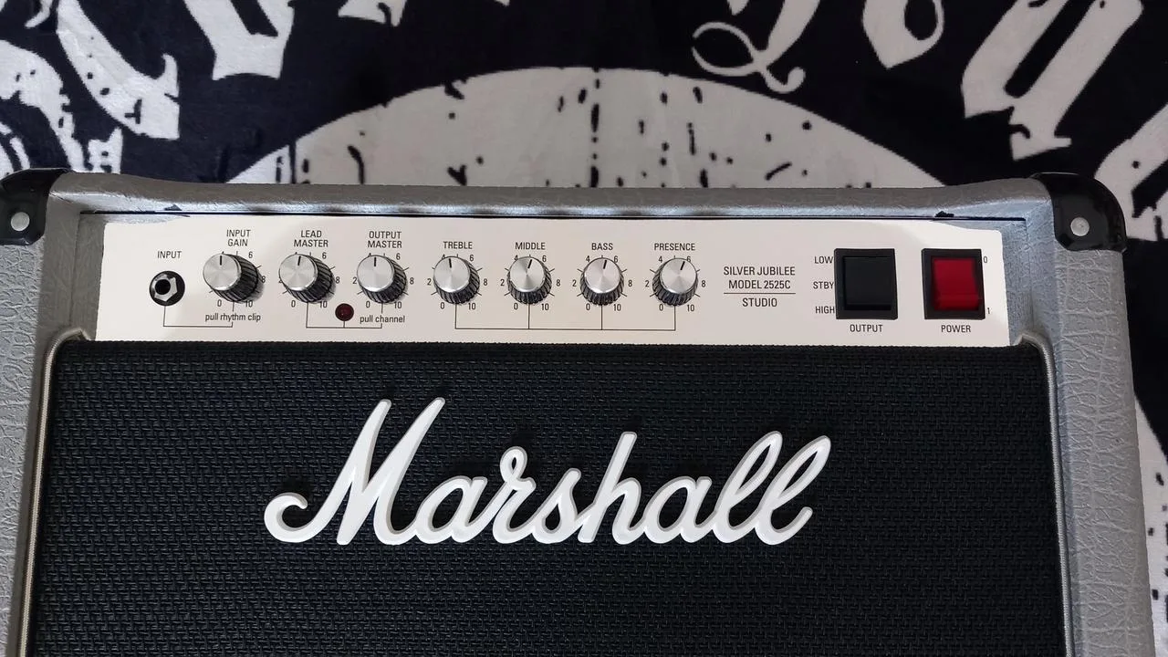Marshall 2525C Silver Jubilee