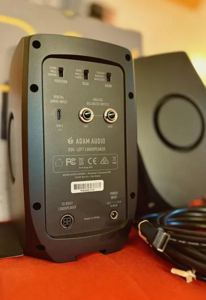 Adam D3V - na stůl každého muzikanta!