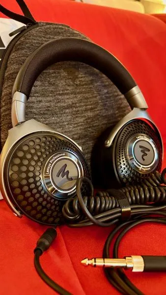 FOCAL Lensys - hloubka, jemnost, vyrovnanost