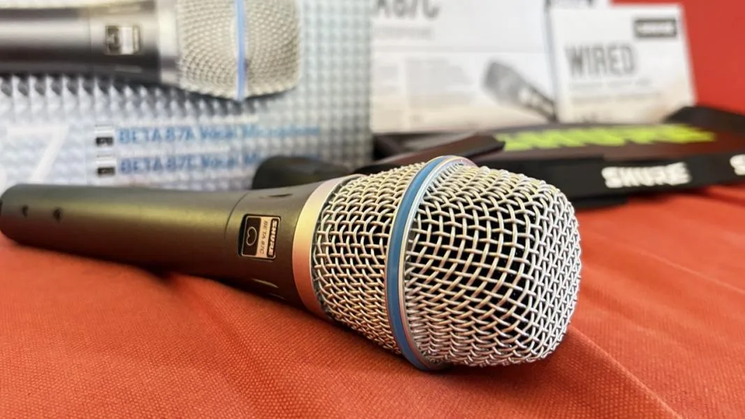 Shure Beta 87C - detaily s nízkým přeslechem