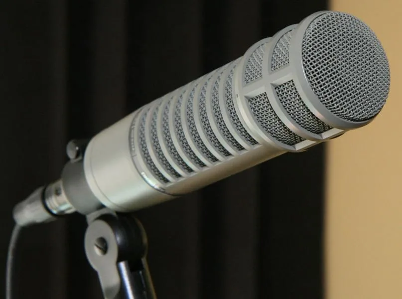 Proslavený mikrofon Electrovoice RE20