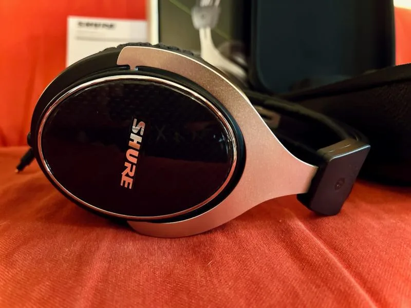 Shure SRH1540 - sametová, kultivovaná a prostorová