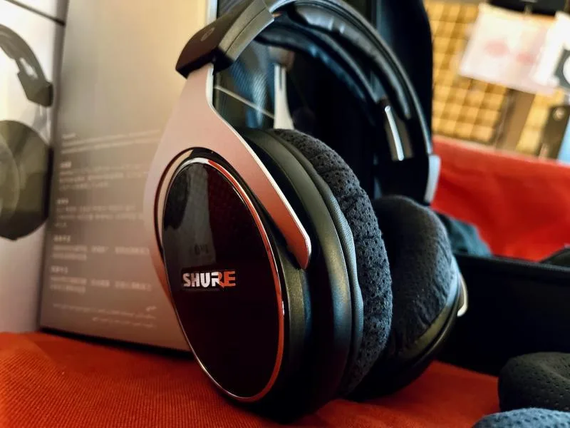 Shure SRH1540 - sametová, kultivovaná a prostorová