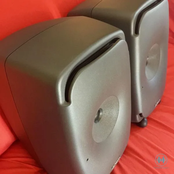 Studiové monitory z jiného světa - Genelec 8351