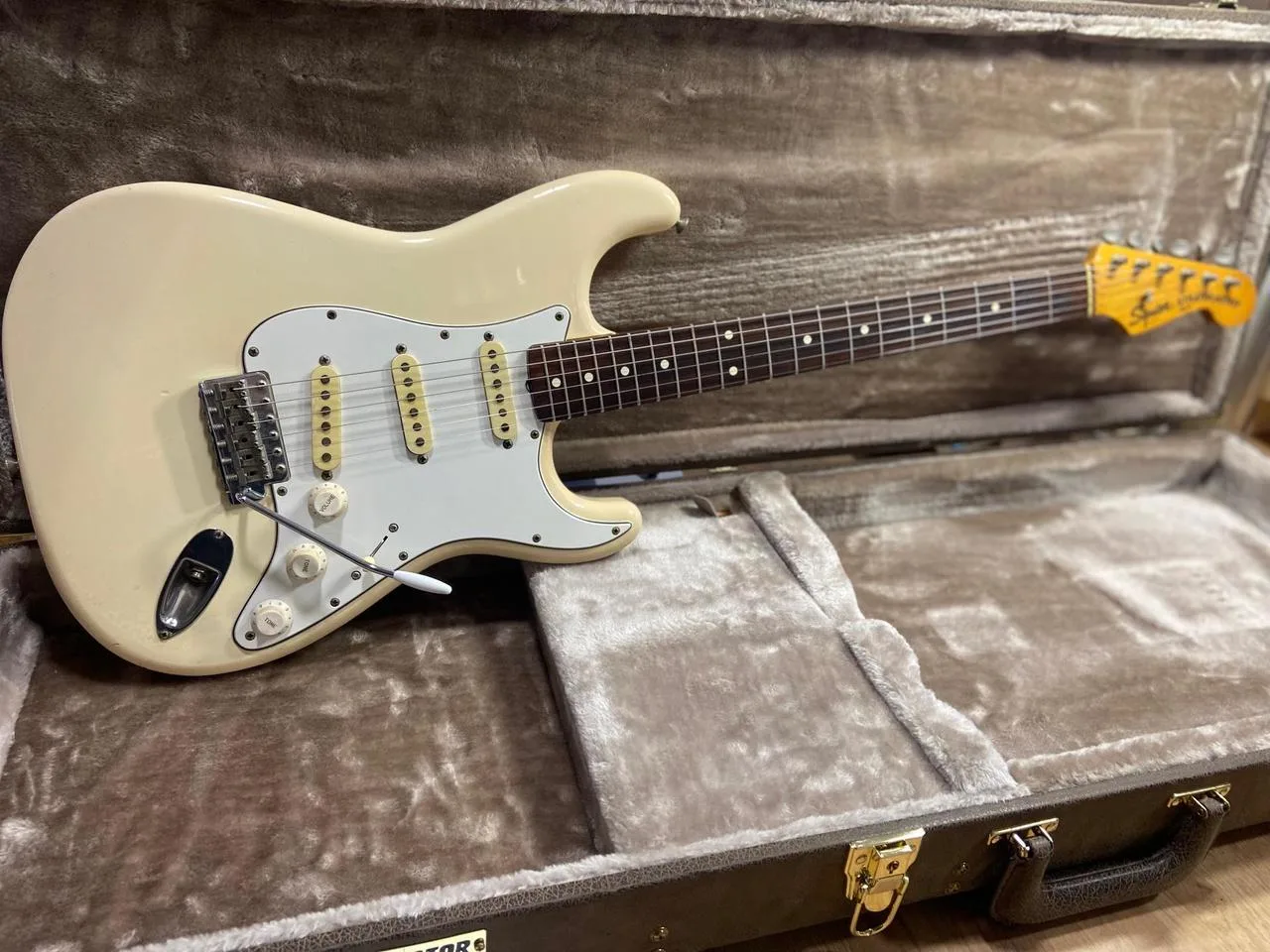 JV SQUIER Stratocaster 1983 VIDEO
