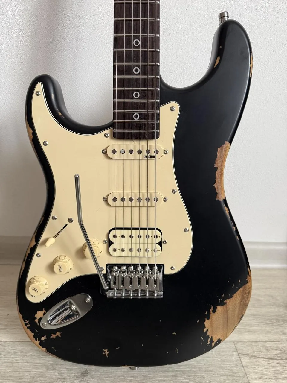 HENRY’S LH SNAKE II AGED ST-1L MAMBA