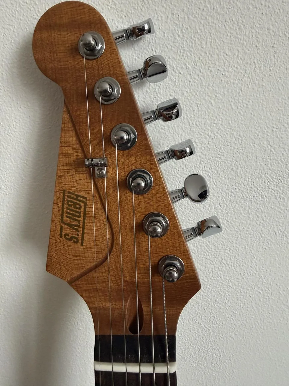 HENRY’S LH SNAKE II AGED ST-1L MAMBA