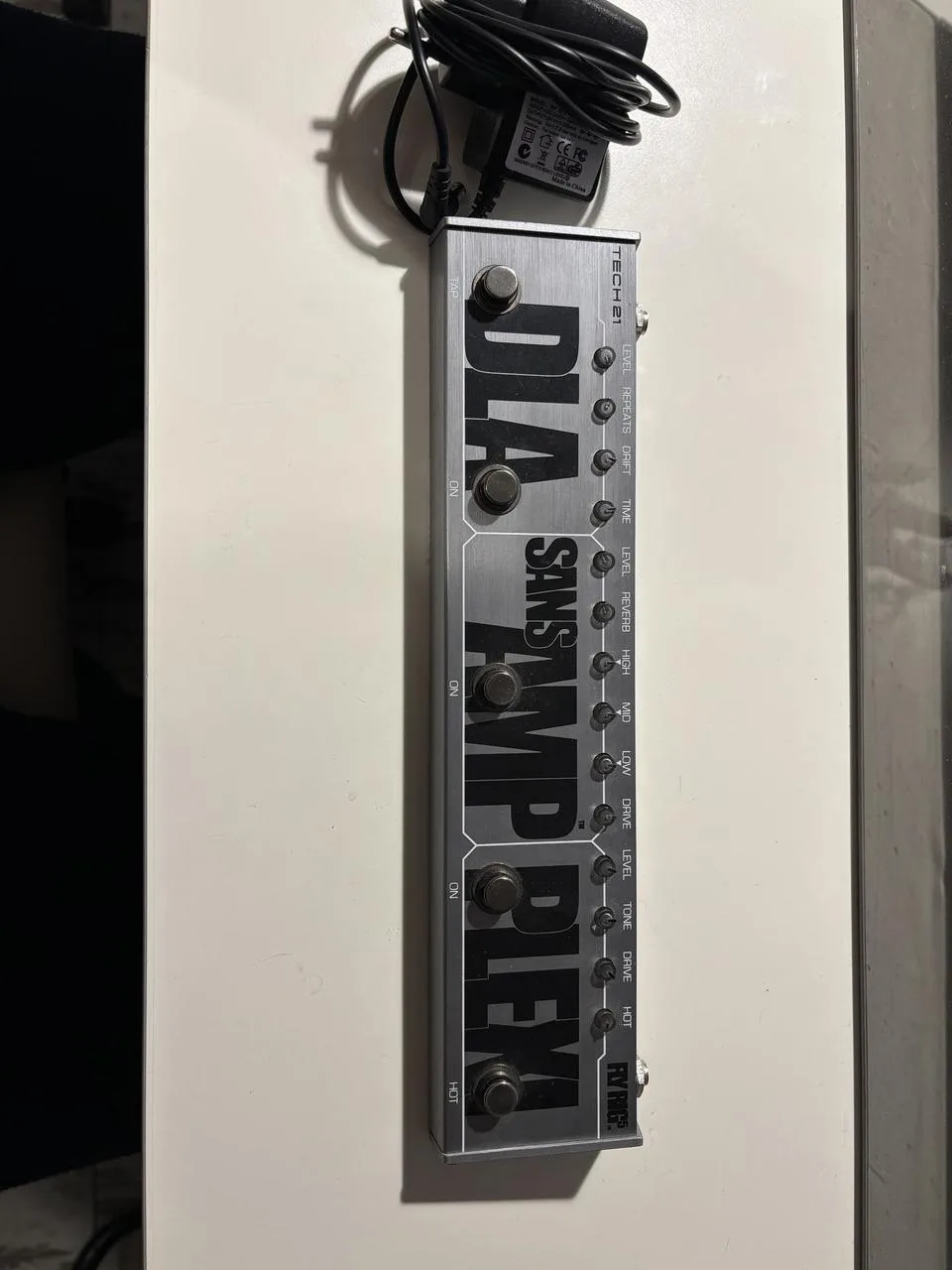 TECH 21 SansAmp FLY RIG 5 V1 USA