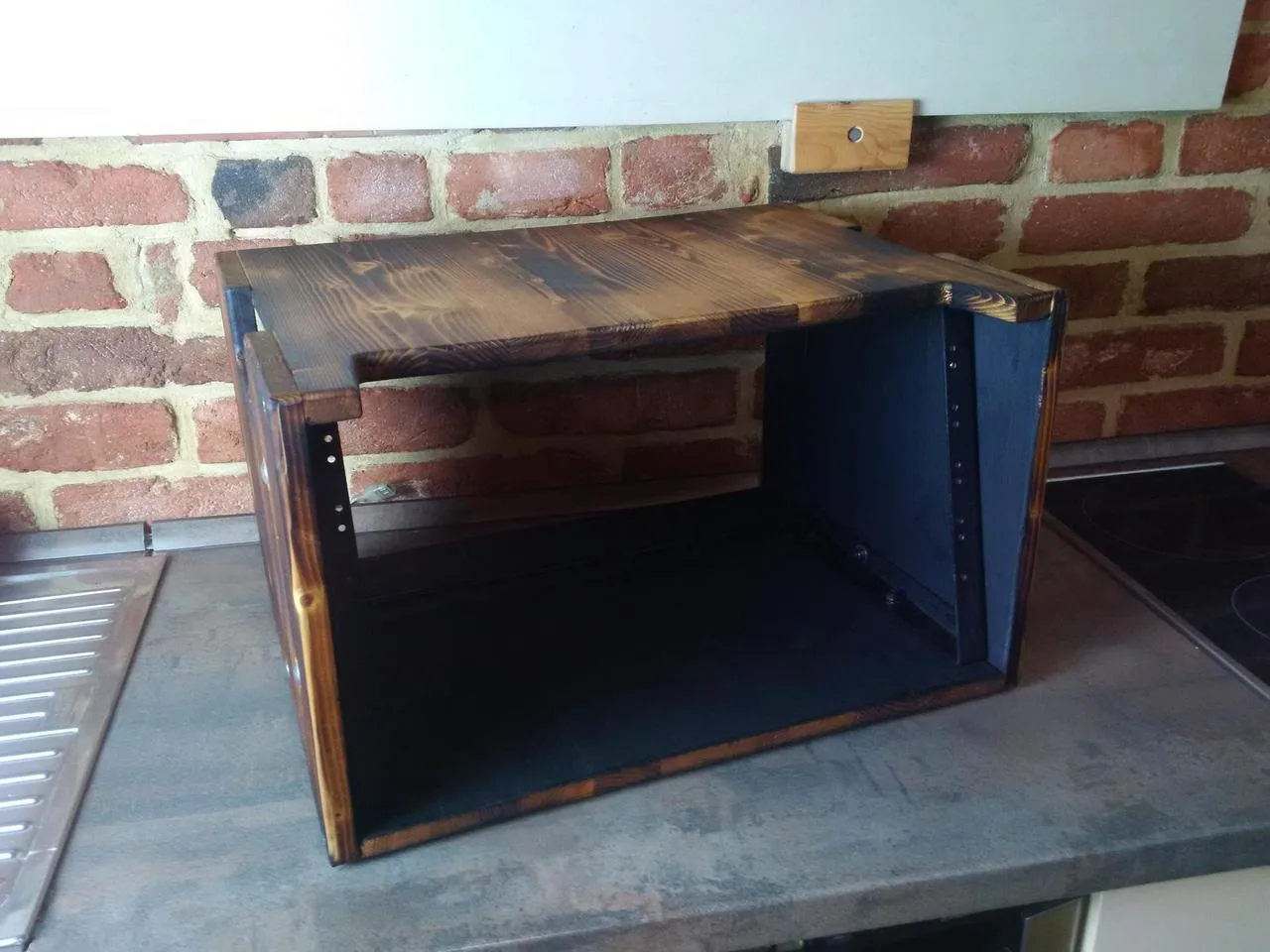 Dřevěný rack case o kapacitě 5U + 20x šroub