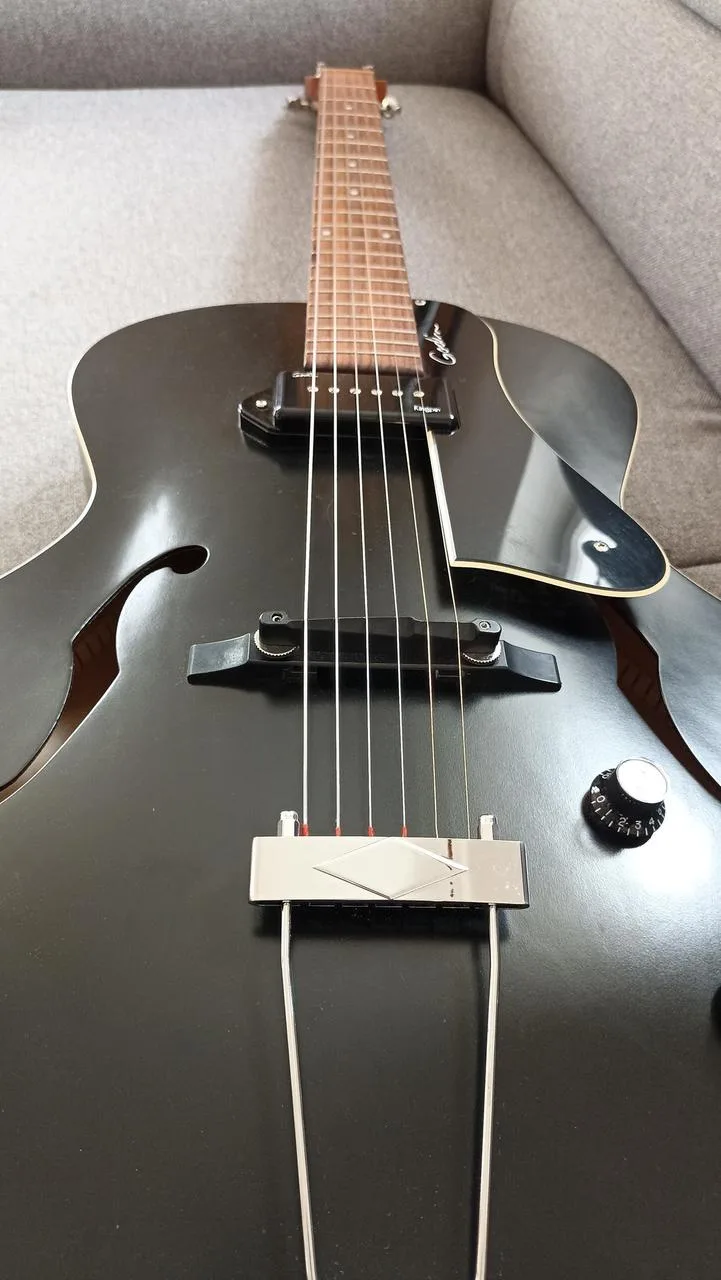 Godin 5th Avenue Kingpin Black