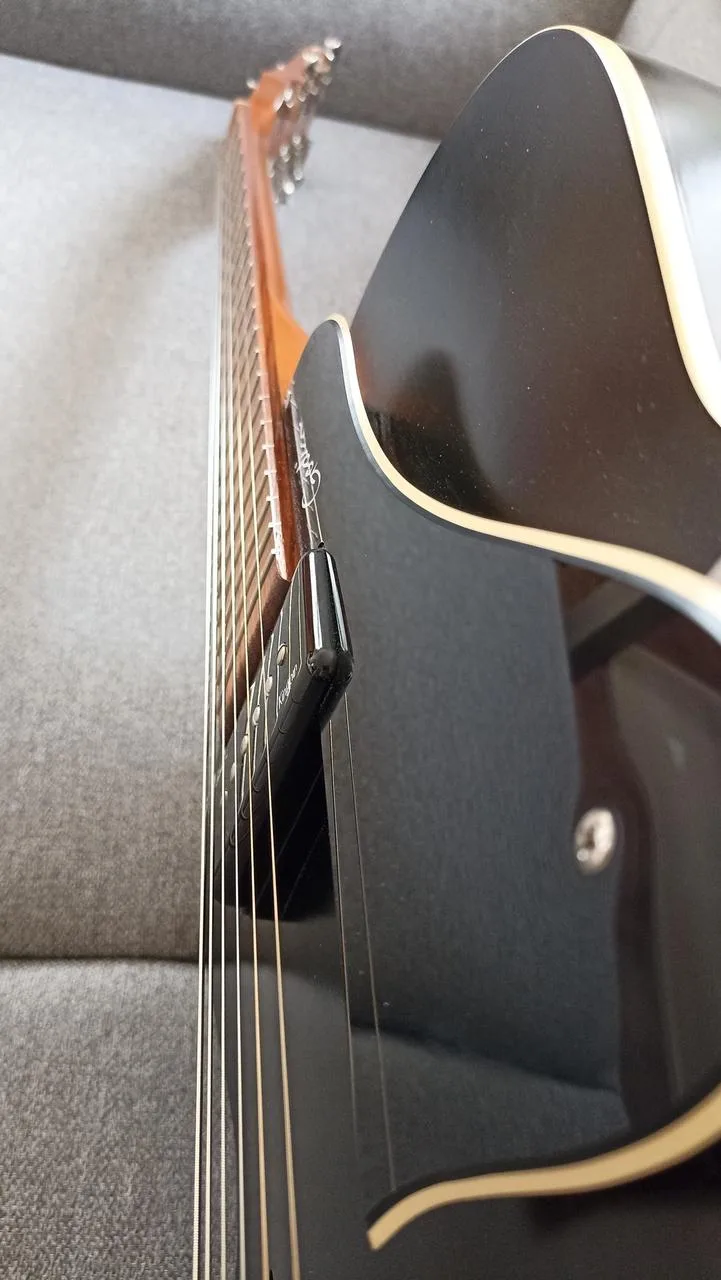 Godin 5th Avenue Kingpin Black