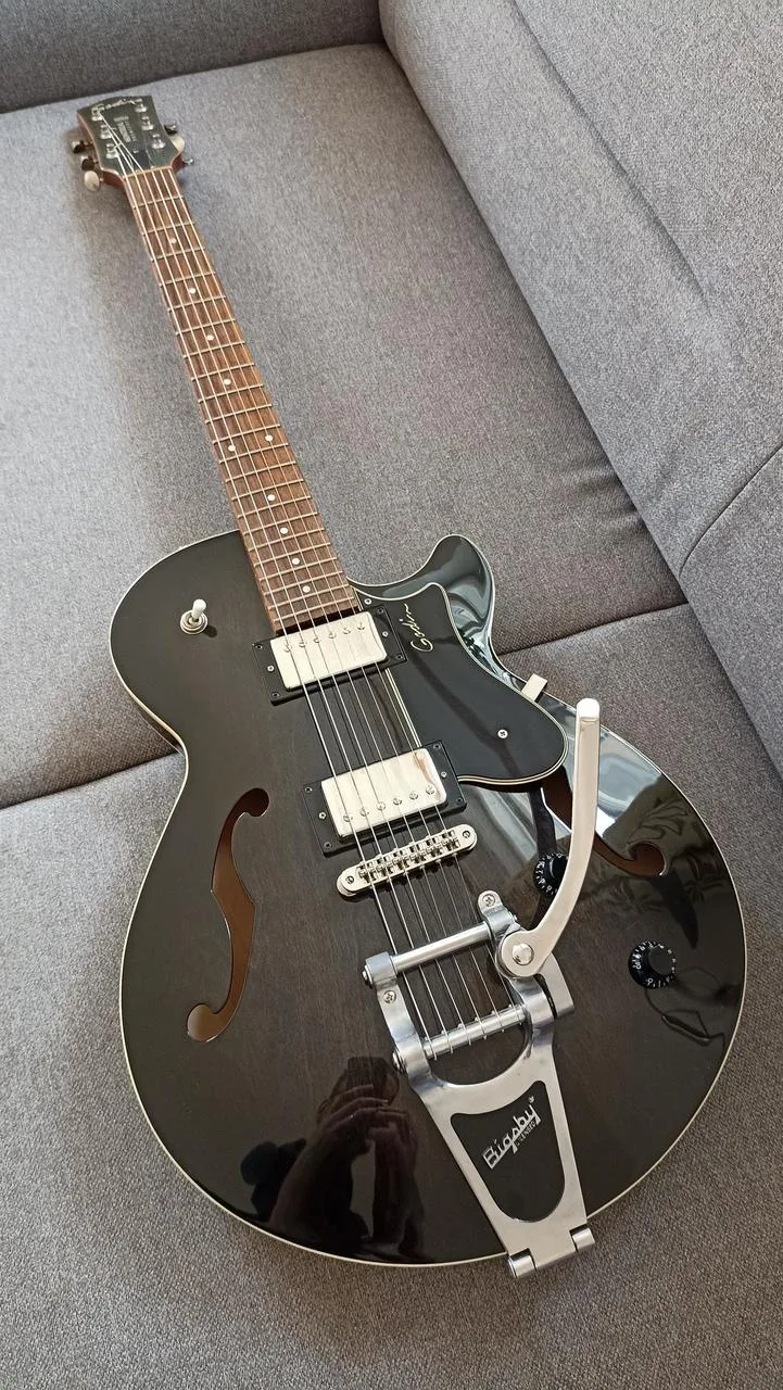 Godin Montreal Premiere Trans Black