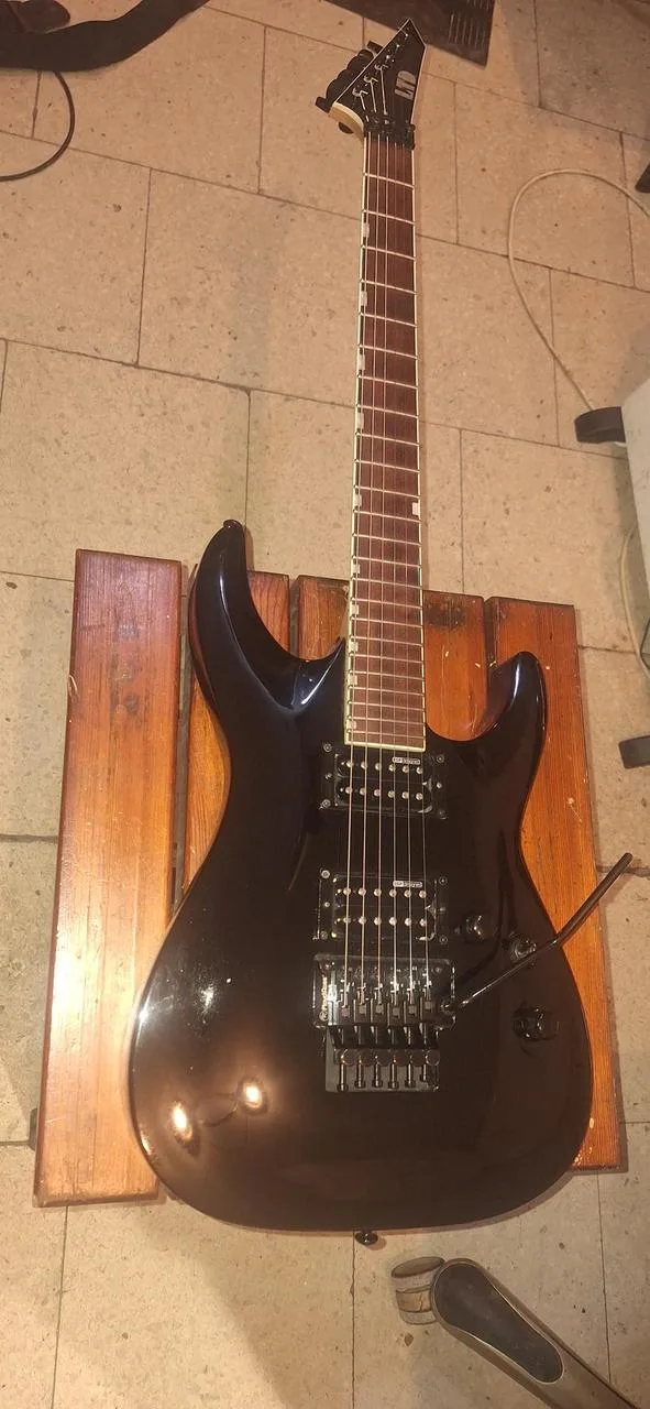 prodam ESP LTD MH-200, Black