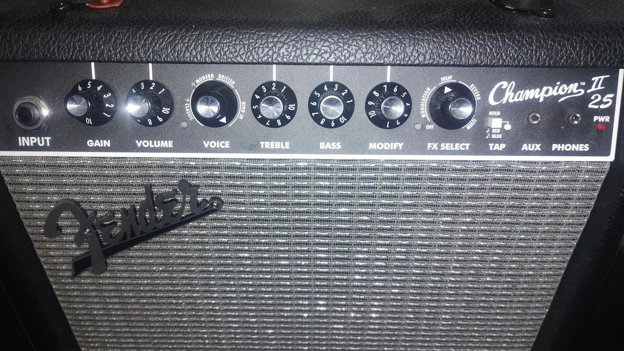 Zánovní Fender Champion II 25 w