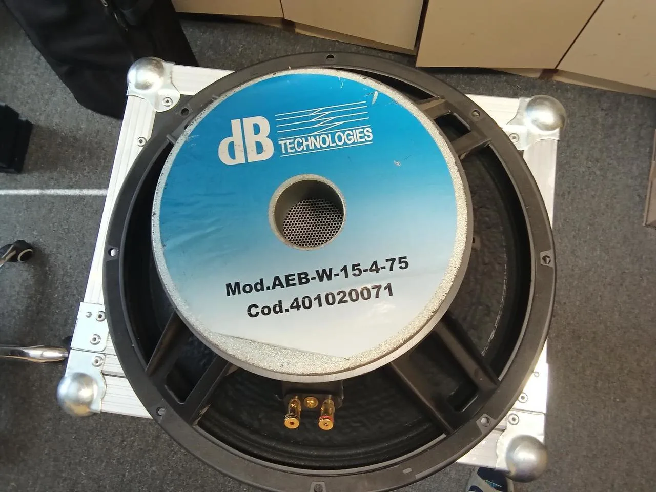 Reproduktor dB Technologies