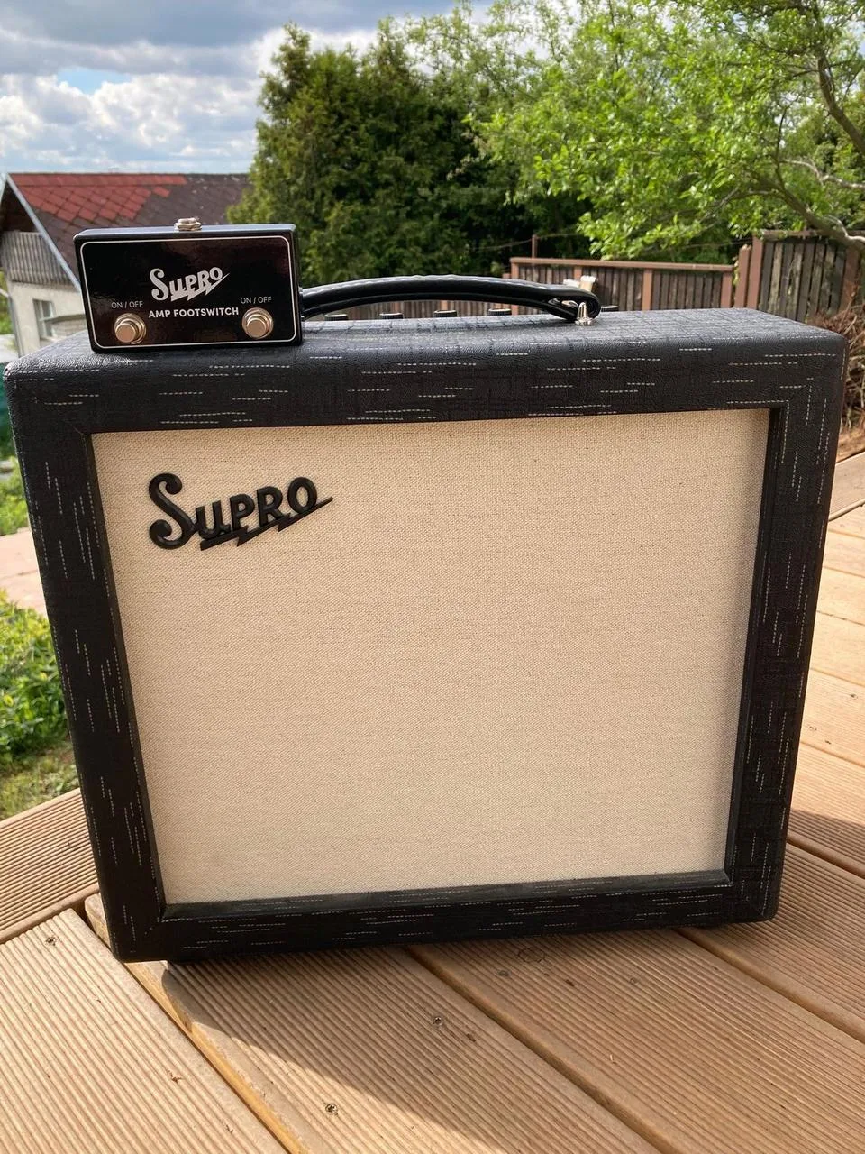 Supro Amulet 1x10