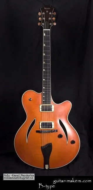 Mistrovská nejen-jazzová kytara od Procházka Custom Guitars