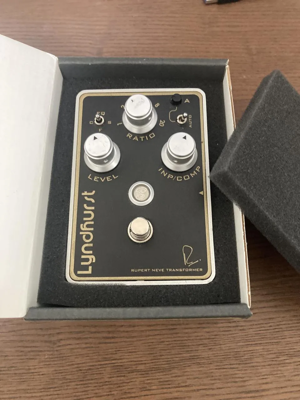 Bogner Lyndhurst Compressor  (s Rupert Neve transformátory)