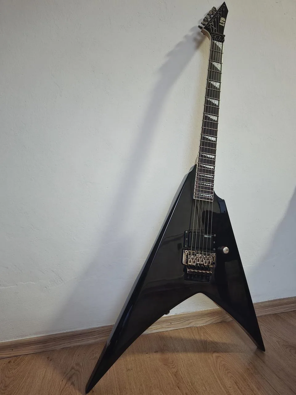 ESP-LTD Alexi-200 BK - elektrická kytara