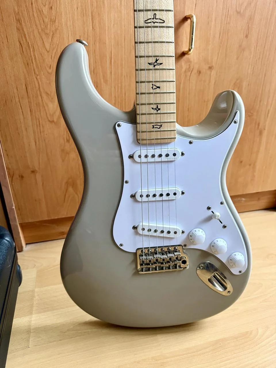 PRS Silver Sky Moc sand