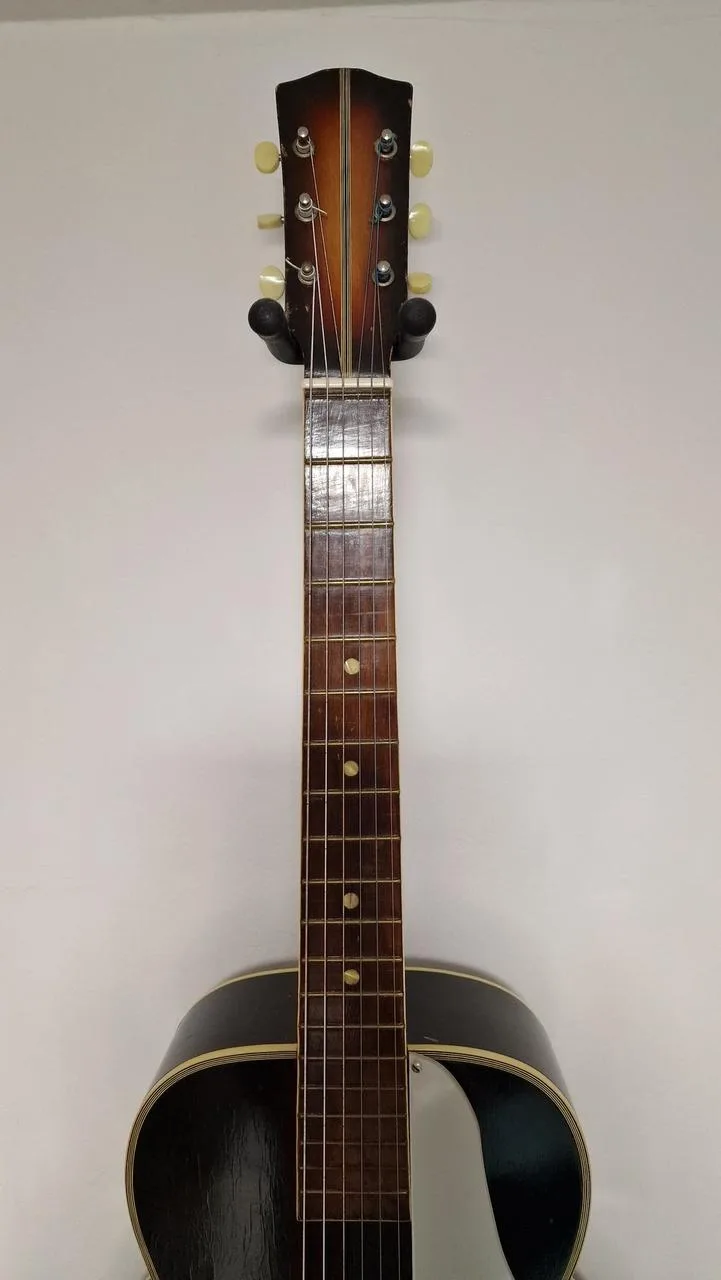 Ibanez Freshman Salvador kolem roku 1950