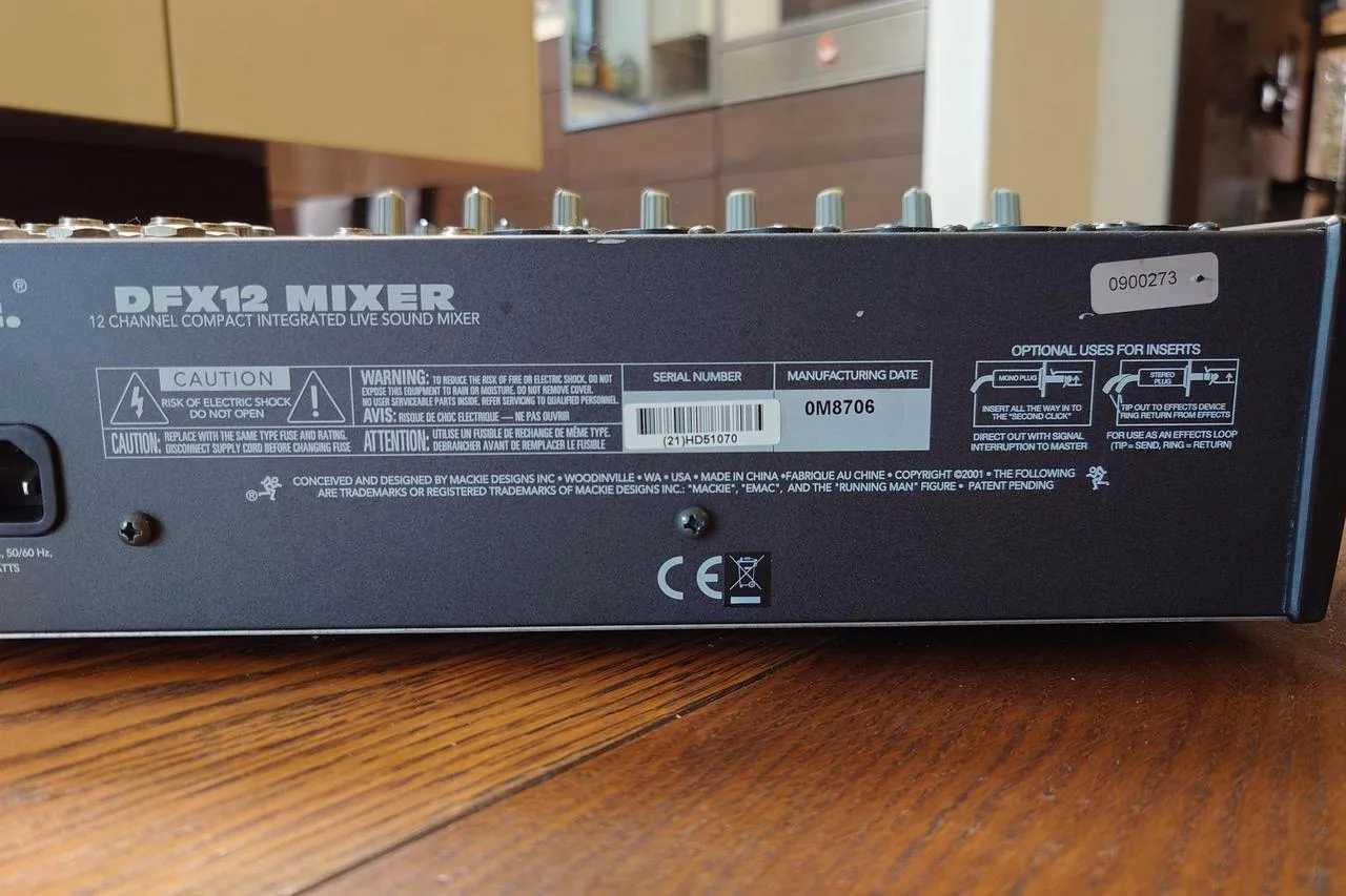 Analogovy mixer Mackie DFX12