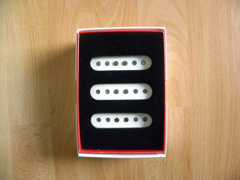 3x Single Coil Alnico, bílé