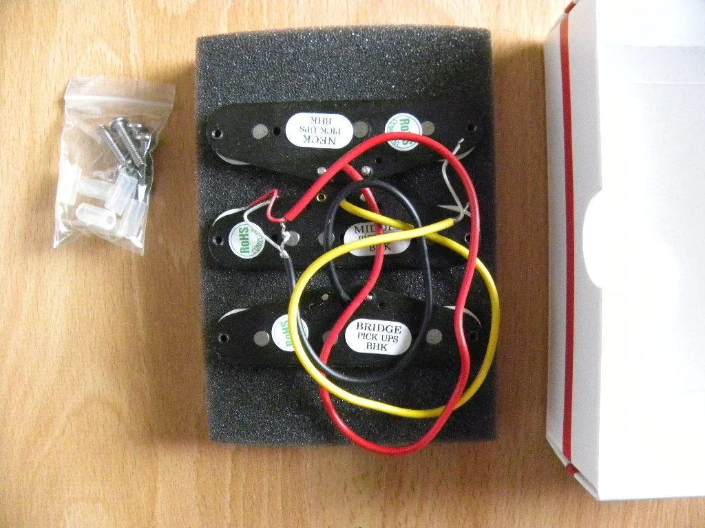 3x Single Coil Alnico, bílé