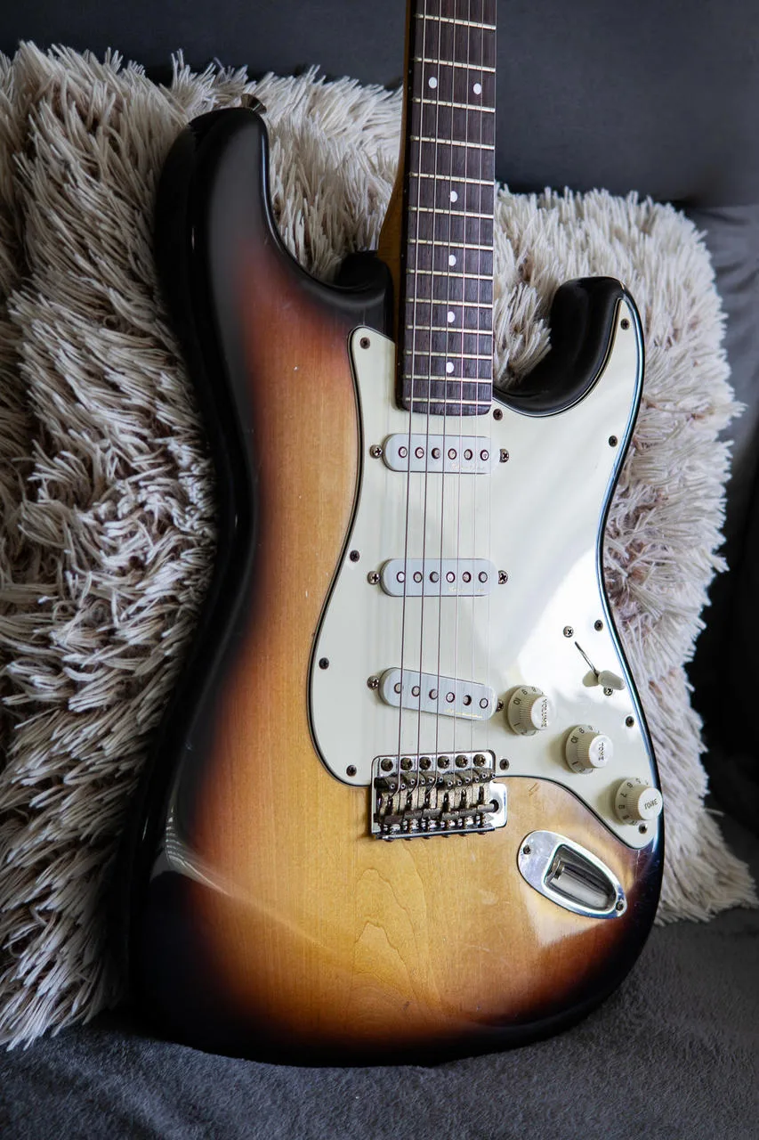 Fender Stratocaster Japan 80s