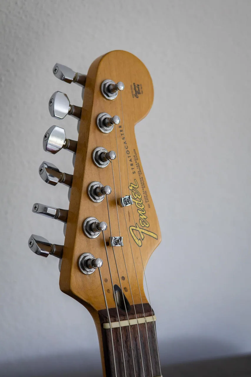 Fender Stratocaster Japan 80s