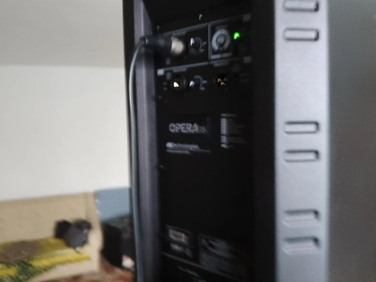 Prodám aktivní reprobox db technologies