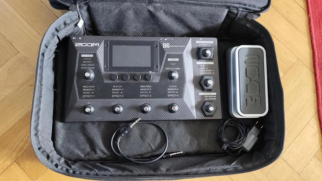 Zoom B6 + footswitch