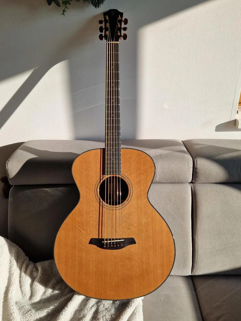 PRODÁM FURCH YELLOW BARITON CR