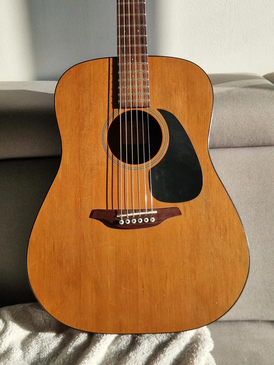 PRODÁM FURCH D40CM - 2009